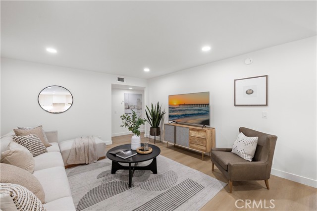 Detail Gallery Image 25 of 57 For 21361 Lemontree Ln, Huntington Beach,  CA 92646 - 5 Beds | 4 Baths