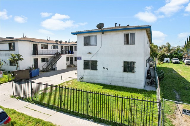 4836 Saturn St, Los Angeles, CA 90019