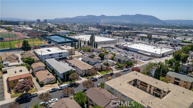 310 Cornell Drive, Burbank CA: https://media.crmls.org/medias/dd35fe2f-17f3-426a-8286-60478eb44ff4.jpg