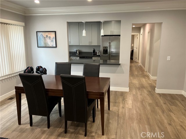 Detail Gallery Image 5 of 12 For 2059 N Vermont, Los Angeles,  CA 90027 - 2 Beds | 2 Baths