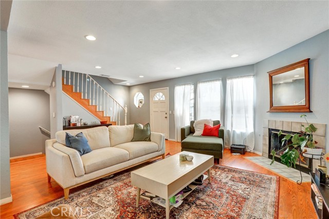 533 Walnut Avenue, Long Beach CA: https://media.crmls.org/medias/dd363638-abbc-42c9-a42c-26a40cf5bc1a.jpg