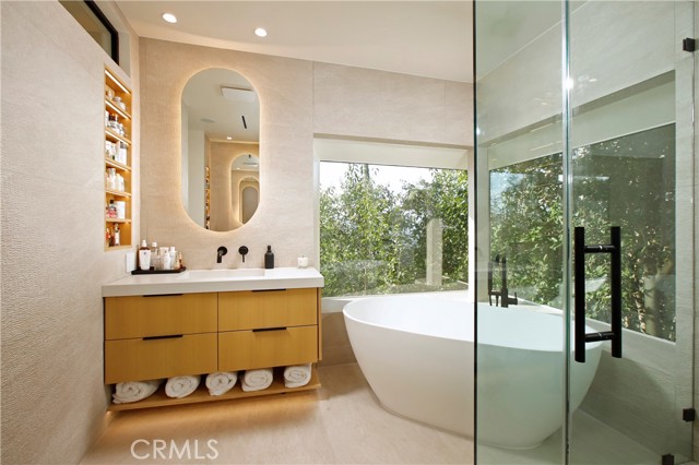 3863 Sherwood Place, Sherman Oaks CA: https://media.crmls.org/medias/dd3647d9-c383-486b-ade7-040cde2a7df5.jpg