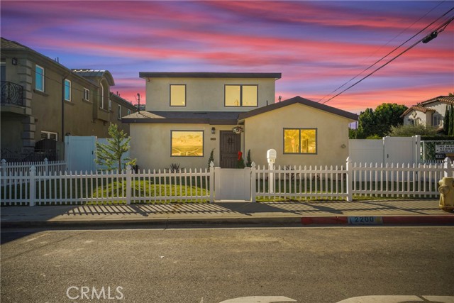 2200 Plant Avenue, Redondo Beach, California 90278, 3 Bedrooms Bedrooms, ,2 BathroomsBathrooms,Residential,For Sale,Plant,PV25027548