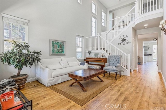 Detail Gallery Image 3 of 27 For 26852 Cottonwood Ct, Valencia,  CA 91381 - 4 Beds | 3 Baths