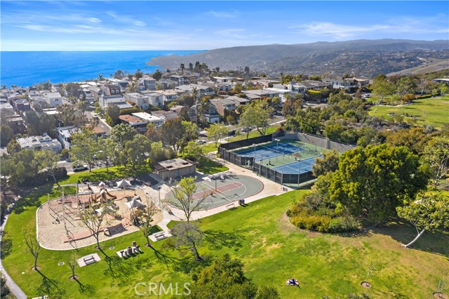 240 Moss Street, Laguna Beach CA: https://media.crmls.org/medias/dd36ea11-a8d2-464a-aca2-f009fc5d15bf.jpg