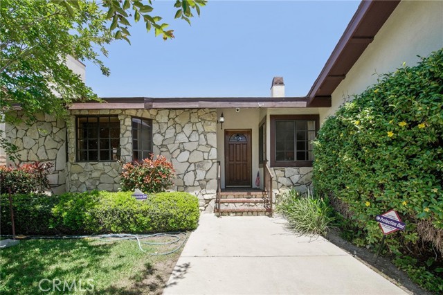 Detail Gallery Image 3 of 27 For 13650 Fenton Ave, Sylmar,  CA 91342 - 4 Beds | 2/1 Baths