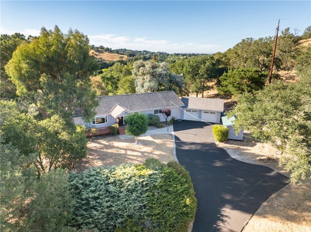 7025 San Gabriel Road, Atascadero CA: https://media.crmls.org/medias/dd3740fe-79e4-4299-842a-32a043ec7aef.jpg