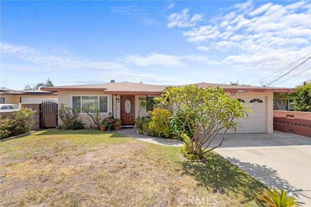 14358 1/2 Jeanette Lane, Baldwin Park CA: https://media.crmls.org/medias/dd376f46-830a-4ad2-95f1-17b1e133bfa7.jpg