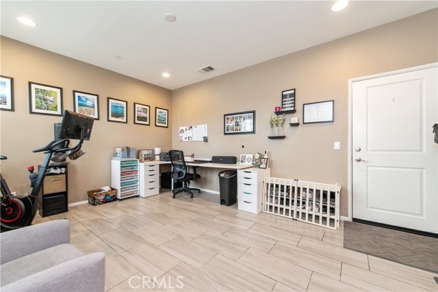 Detail Gallery Image 3 of 29 For 12440 Constellation St, Corona,  CA 91752 - 2 Beds | 2/1 Baths