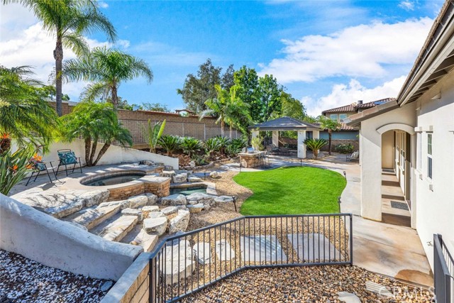 Detail Gallery Image 2 of 33 For 18888 Dry Creek Rd, Yorba Linda,  CA 92886 - 3 Beds | 4 Baths