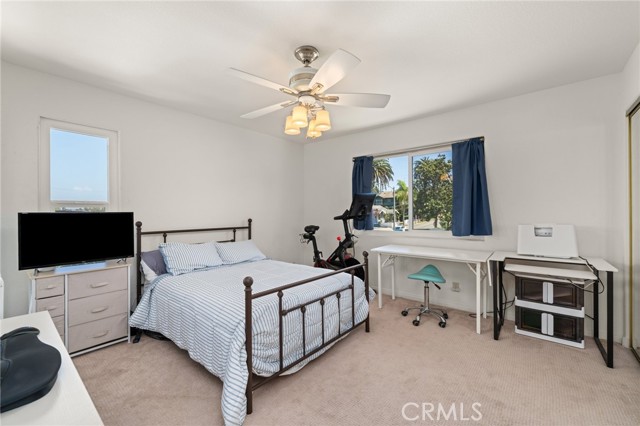383 Park Avenue, Long Beach CA: https://media.crmls.org/medias/dd396436-0743-4422-8945-3951a3c4891a.jpg