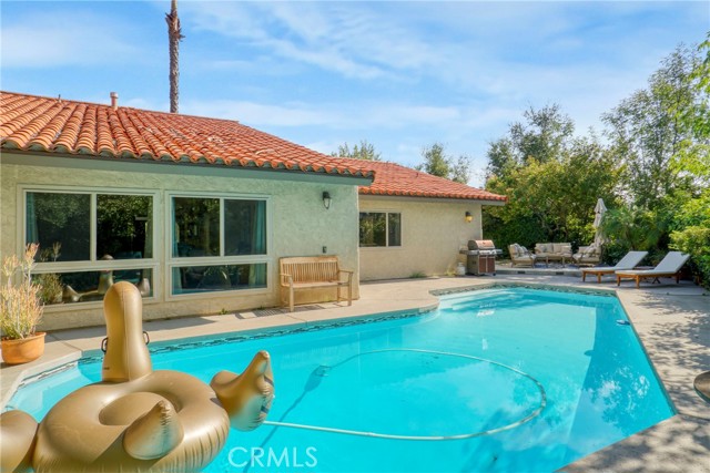 2292 Hillsbury Road, Westlake Village CA: https://media.crmls.org/medias/dd39bb53-bd21-4684-ad10-512c8095cd8e.jpg