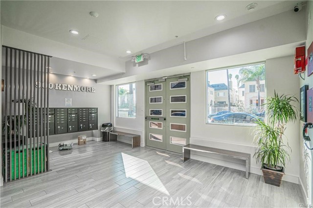 900 S Kenmore Avenue, Los Angeles CA: https://media.crmls.org/medias/dd39fee2-cd0b-4408-9567-d8cf06b132be.jpg