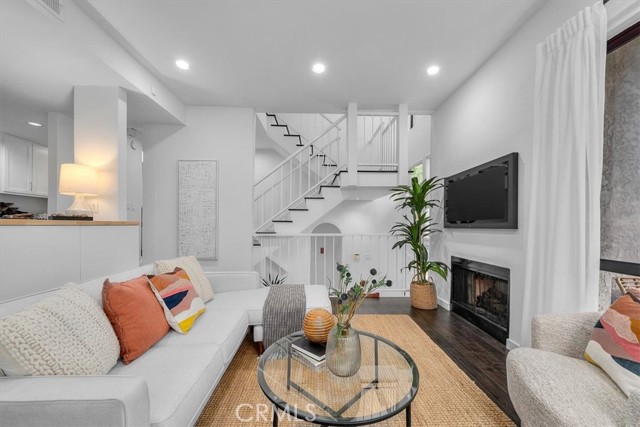 1814 Thayer Avenue, Los Angeles CA: https://media.crmls.org/medias/dd3a5ee4-c884-4260-a80a-768875df6adc.jpg