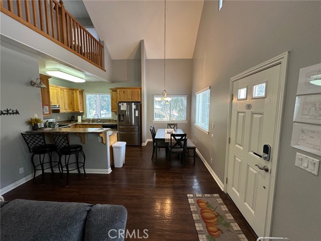 Detail Gallery Image 8 of 34 For 2551 Rim of the World Dr, Running Springs,  CA 92382 - 3 Beds | 2 Baths