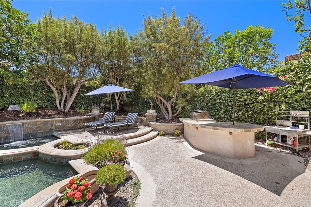 MLS #OC25222317 image #16