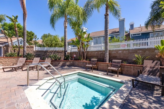 9 Briarwood Lane, Aliso Viejo CA: https://media.crmls.org/medias/dd3cbca1-7261-4807-8397-6cae5c2ab66d.jpg