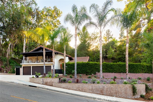 4885 Winnetka Avenue, Woodland Hills CA: https://media.crmls.org/medias/dd3cda98-2ae3-41b0-9256-426d8255443a.jpg