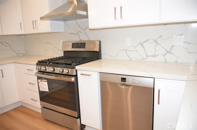 Detail Gallery Image 14 of 39 For 64 Oak Tree Lane, Irvine,  CA 92612 - 4 Beds | 2/1 Baths