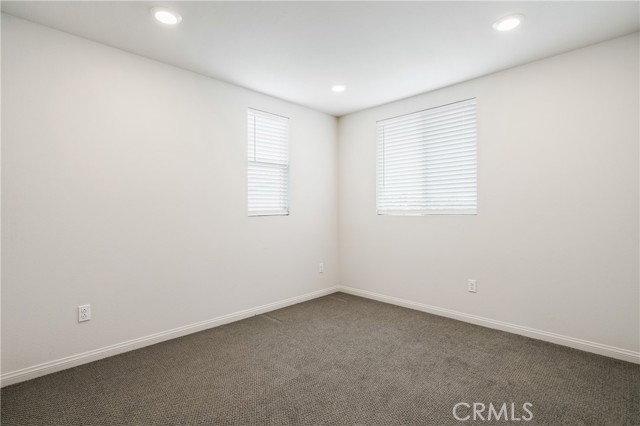 Detail Gallery Image 19 of 30 For 14714 Sherman Way, Van Nuys,  CA 91405 - 4 Beds | 3/1 Baths