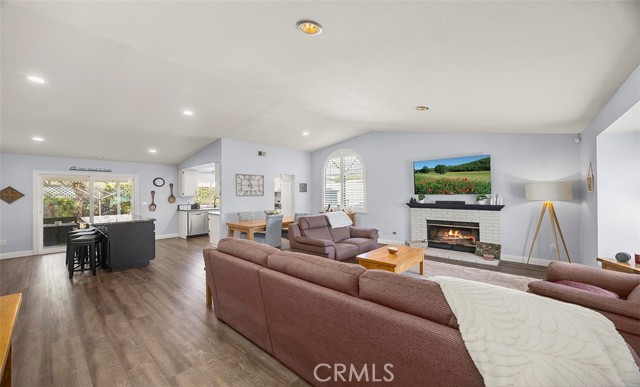 Detail Gallery Image 8 of 38 For 1124 N Sandalwood, Rialto,  CA 92376 - 3 Beds | 2 Baths