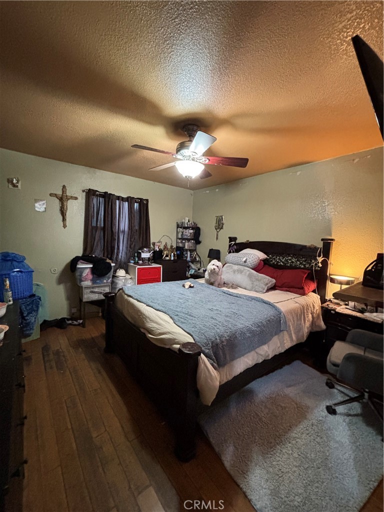 https://media.crmls.org/medias/dd3fd086-5825-45d1-8af3-a5781b11b84e.jpg?preset=X-Large