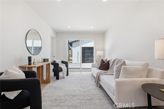 Detail Gallery Image 8 of 46 For 9651 Comanche, Chatsworth,  CA 91311 - 3 Beds | 2 Baths