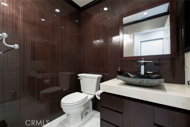 Detail Gallery Image 19 of 51 For 10928 Meseta Ave, Shadow Hills,  CA 91040 - 4 Beds | 3 Baths