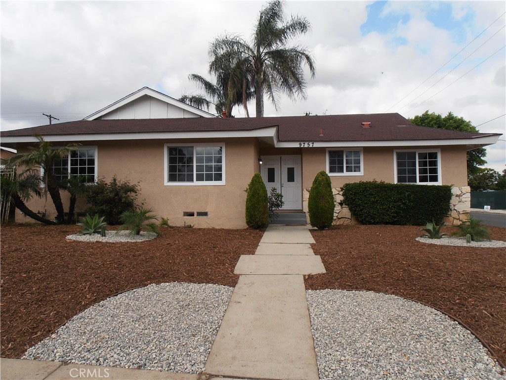 9757 Woodley Avenue, North Hills, CA 91343