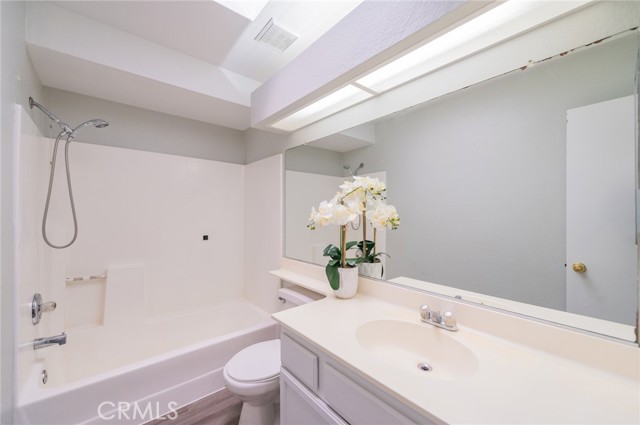 Detail Gallery Image 19 of 29 For 1955 Sierra Espadan, Perris,  CA 92571 - 3 Beds | 2/1 Baths