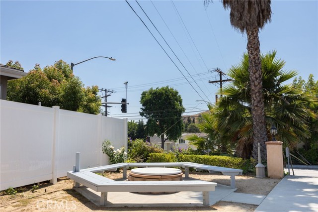 Detail Gallery Image 18 of 18 For 2104 N Verdugo Rd #E,  Glendale,  CA 91208 - 2 Beds | 1 Baths