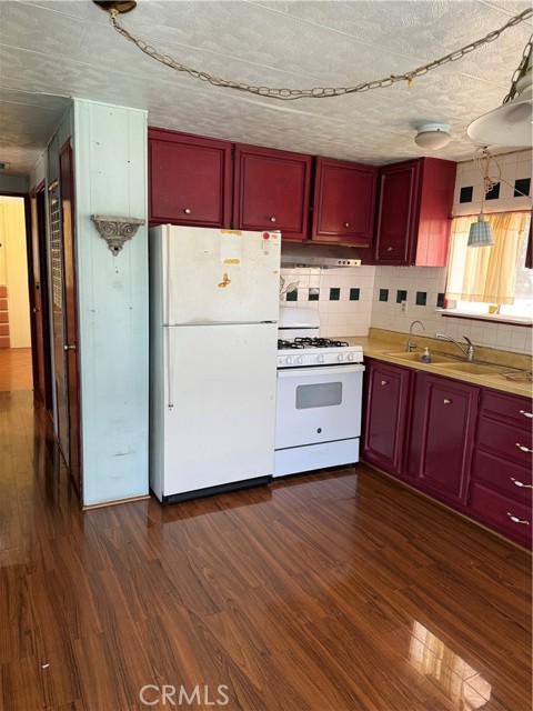 1527 S Standard, Santa Ana CA: https://media.crmls.org/medias/dd4179fd-8756-4ae0-8a60-cf8d08590953.jpg