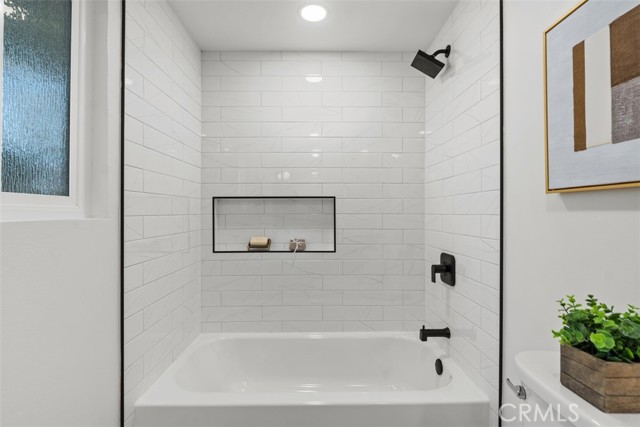 13762 Palace Way, Tustin CA: https://media.crmls.org/medias/dd41ca62-69d6-4113-8a7c-e318d22d99e8.jpg