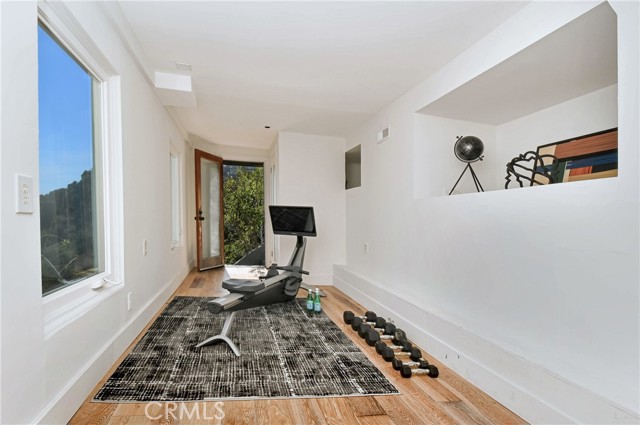 Detail Gallery Image 32 of 40 For 8383 Wyndham Rd, Los Angeles,  CA 90046 - 3 Beds | 2/1 Baths