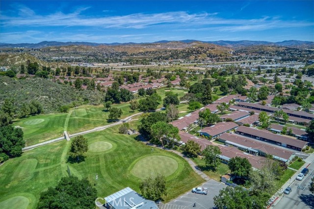 19207 Avenue Of The Oaks, Newhall CA: https://media.crmls.org/medias/dd42f482-223e-42c1-87bb-51a4cab39230.jpg