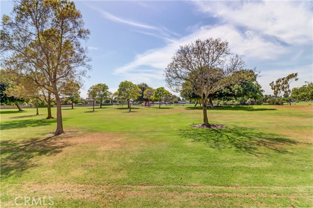 Detail Gallery Image 16 of 71 For 16591 Busby Ln, Huntington Beach,  CA 92647 - 5 Beds | 2 Baths
