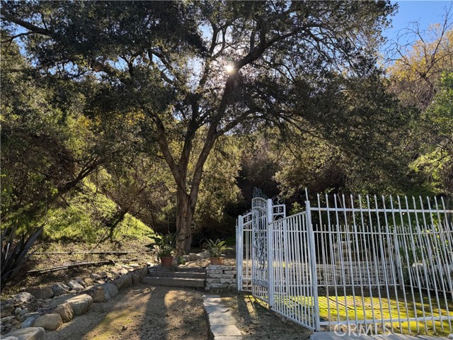 Detail Gallery Image 10 of 19 For 3 Ambar Dr, Woodland Hills,  CA 91364 - – Beds | – Baths