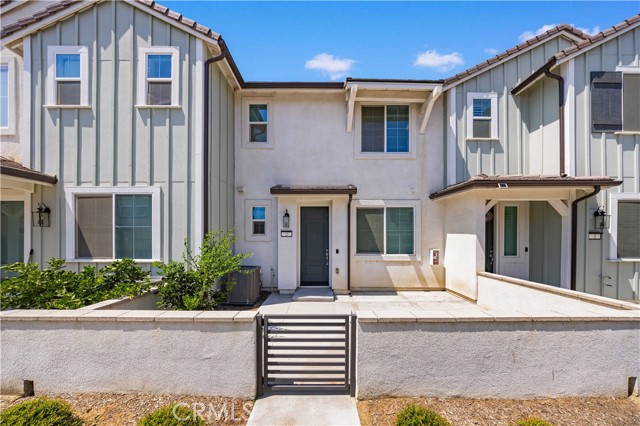 4016 E Peony Paseo, Ontario CA: https://media.crmls.org/medias/dd43a15f-2d5e-400b-841a-69ebe43717a1.jpg