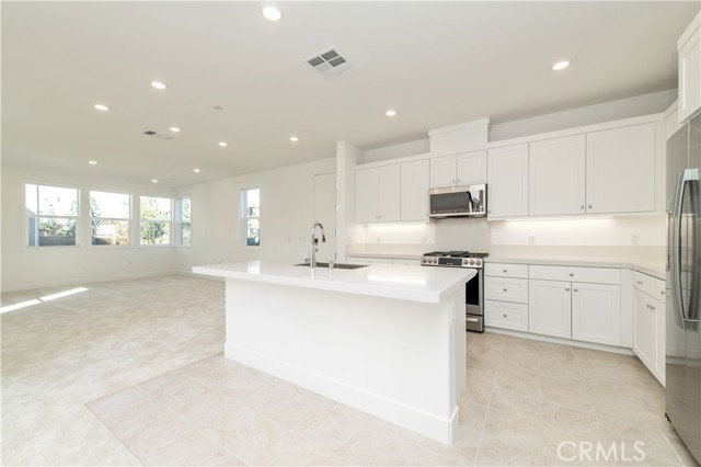 Detail Gallery Image 7 of 37 For 466 Lobata, Irvine,  CA 92618 - 4 Beds | 3/1 Baths