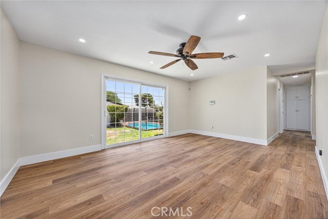 3125 Fillmore Avenue, Bakersfield CA: https://media.crmls.org/medias/dd43d5b8-0e6e-4353-a3f0-74e5aa9dd1e1.jpg