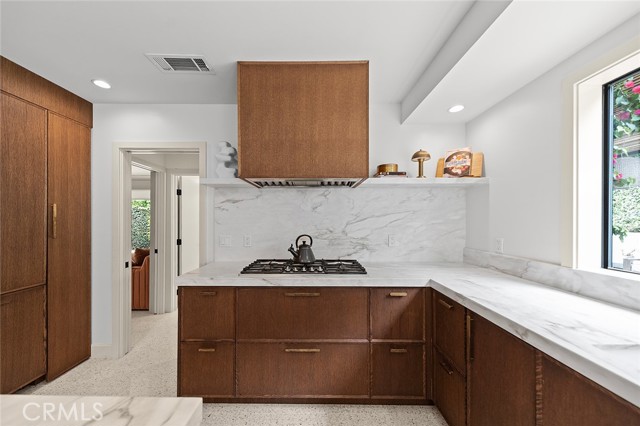 6360 E Vera Crest Drive, Long Beach CA: https://media.crmls.org/medias/dd440d9a-c3ad-4e0e-9936-b8a44f1e3d4f.jpg