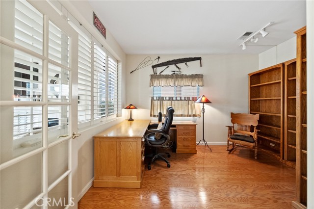 Detail Gallery Image 16 of 53 For 45065 Corte Bravo, Temecula,  CA 92592 - 3 Beds | 3 Baths