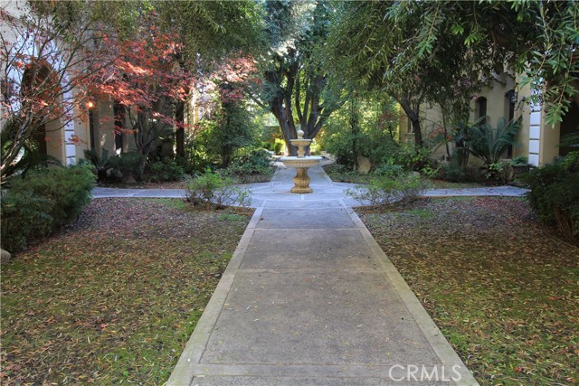 Detail Gallery Image 2 of 4 For 248 S Orange Grove Bld #202,  Pasadena,  CA 91105 - 2 Beds | 2/1 Baths