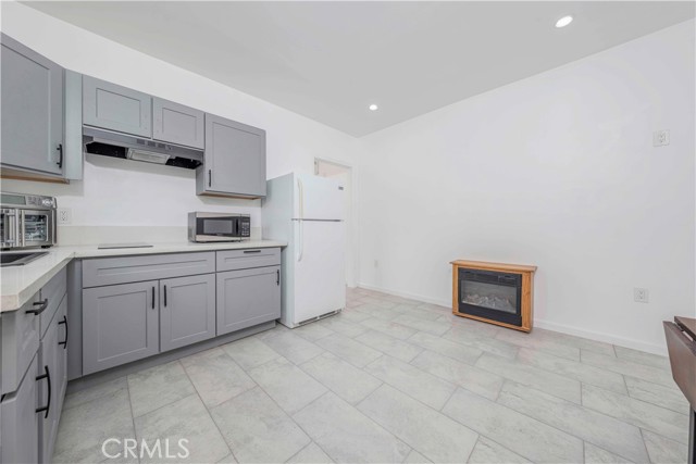 Detail Gallery Image 7 of 22 For 13613 Silverbow Ave, Norwalk,  CA 90650 - 1 Beds | 1 Baths