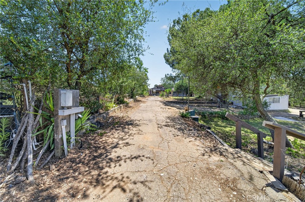 https://media.crmls.org/medias/dd4562b2-bd32-4b7a-bd5e-f18d78c6010d.jpg?preset=X-Large