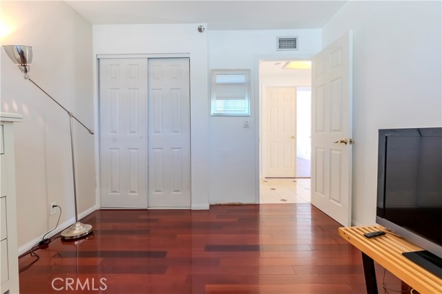 Detail Gallery Image 17 of 47 For 10116 Viking, Northridge,  CA 91324 - 3 Beds | 2 Baths