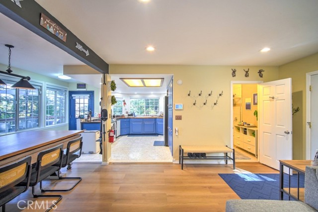 582 Rose Lane, Twin Peaks CA: https://media.crmls.org/medias/dd46adb0-d11c-4b86-bbd4-1e0836dd4fb2.jpg