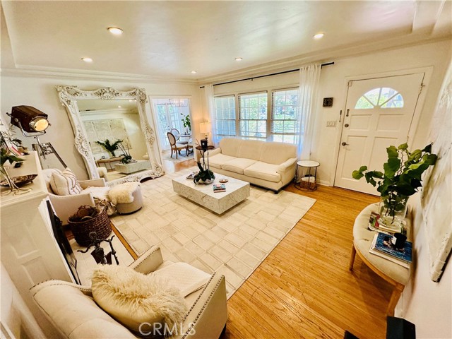 5431 Agnes Avenue, Valley Village CA: https://media.crmls.org/medias/dd46e359-5736-471c-91d7-ece4e9213cba.jpg
