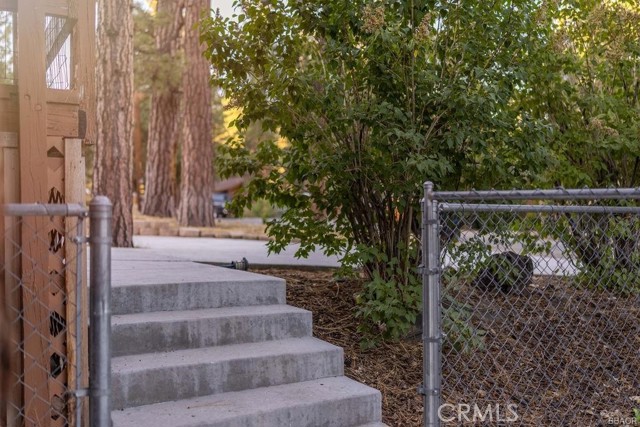 Detail Gallery Image 4 of 42 For 1113 Michael Ave, Big Bear City,  CA 92314 - 4 Beds | 2/1 Baths