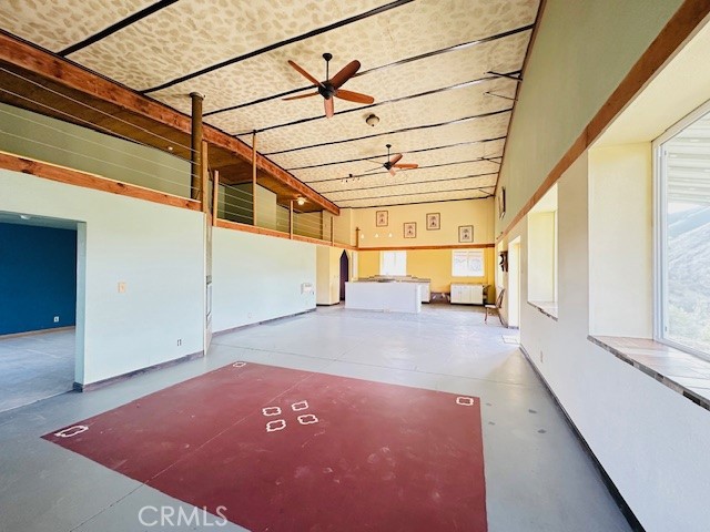 https://media.crmls.org/medias/dd4734d1-03b4-4f01-b83b-4f418aac0470.jpg?preset=X-Large